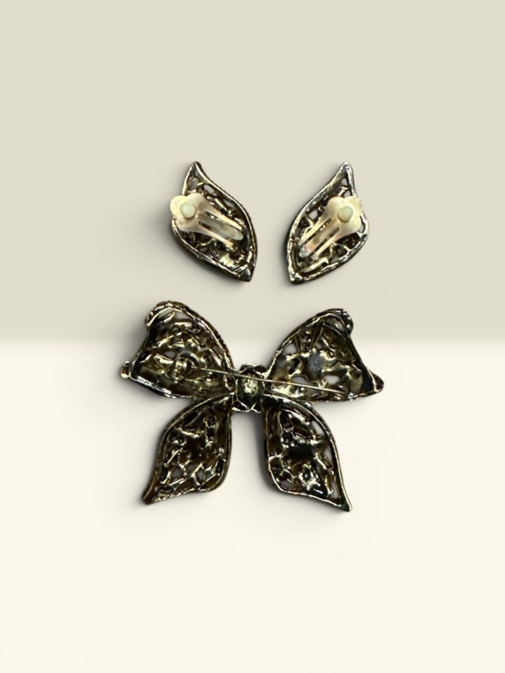 Vintage Gold-Tone Floral Bow Brooch and Earring Set - Purple & Green Accents - Picture 4 of 5